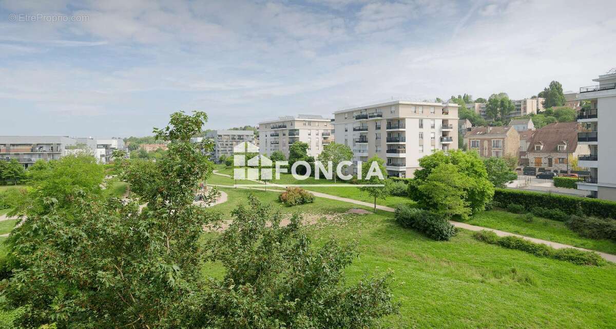 Appartement à CORBEIL-ESSONNES