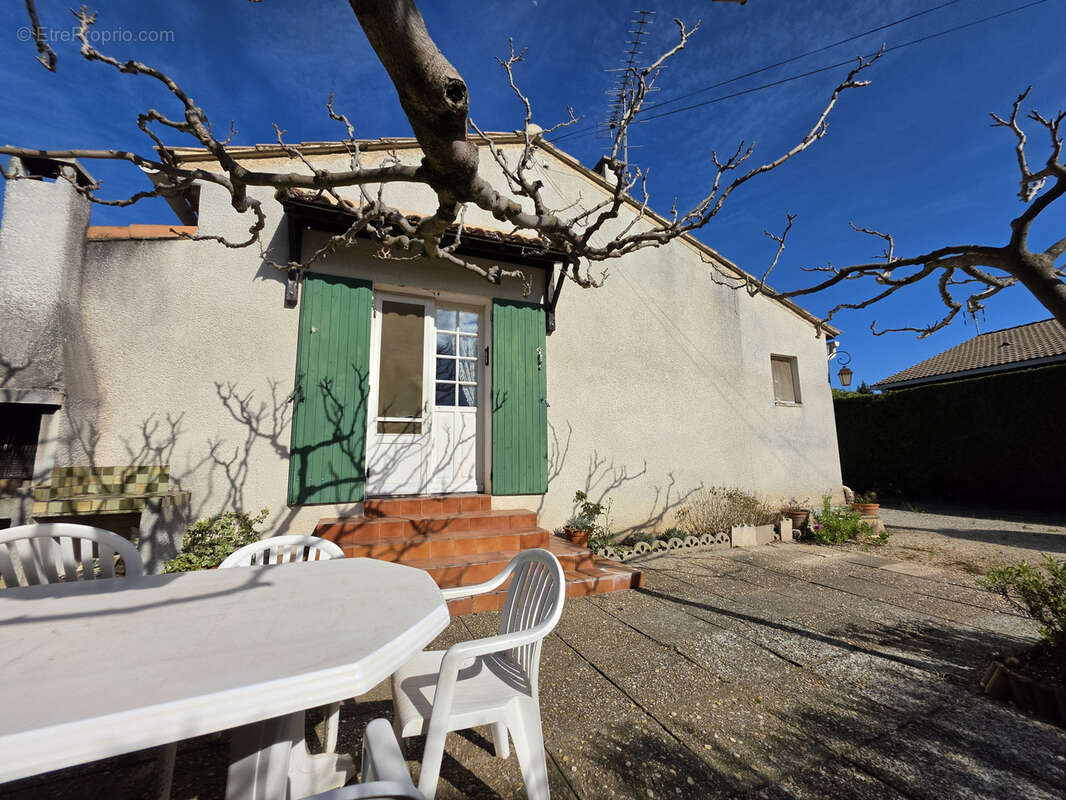 Maison à FONTVIEILLE