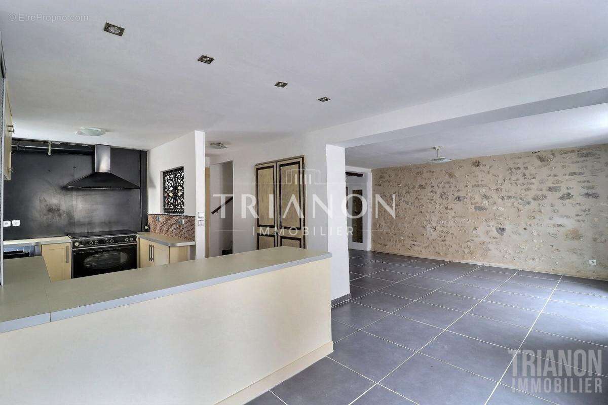 Maison à MEZY-SUR-SEINE