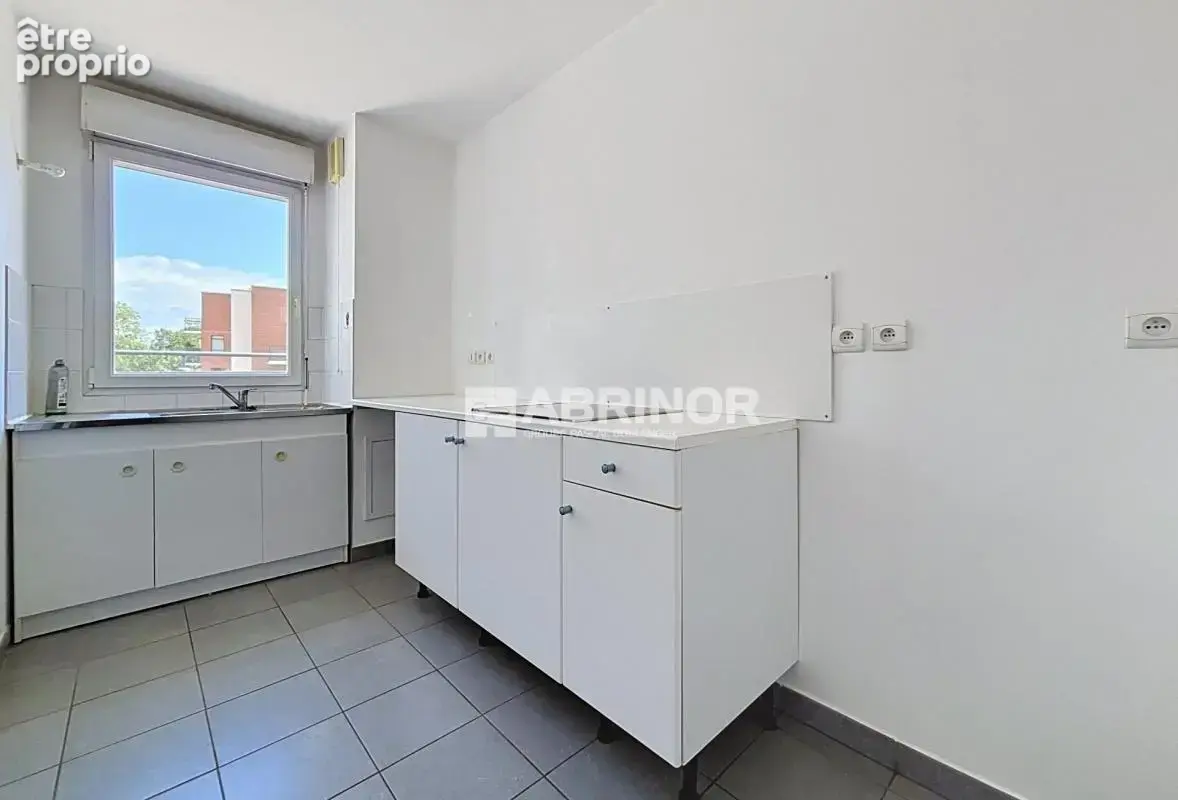 Magnifique appartement T3 récent avec terrasse et parking en sous-sol situé au pied des commerces - photo 3