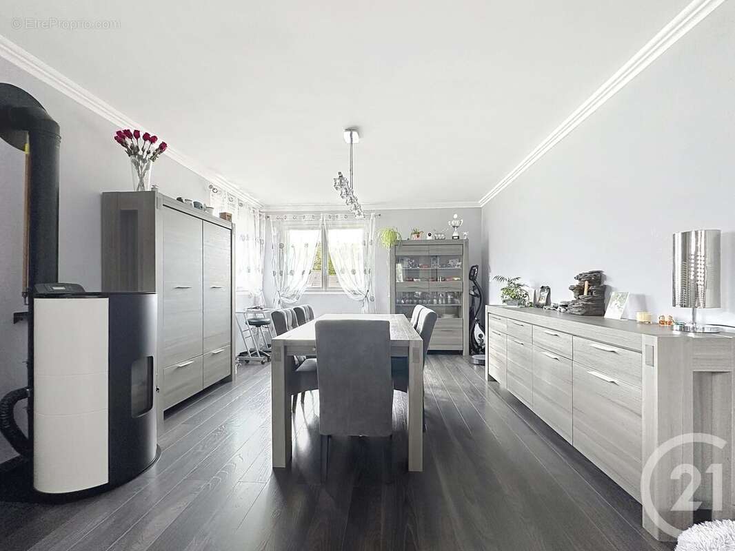 Maison à LIVRY-SUR-SEINE