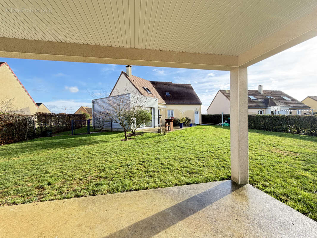 Maison à JOUE-L&#039;ABBE