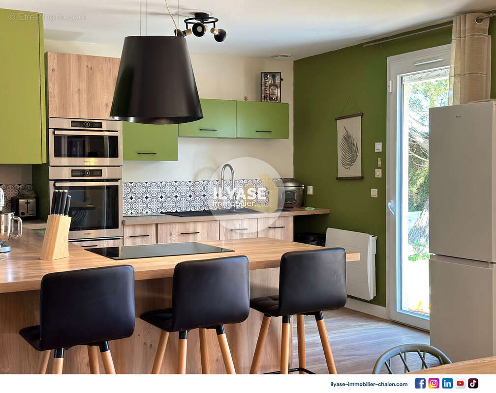 Maison 110 m2  3 ch  744 m2 - photo 8