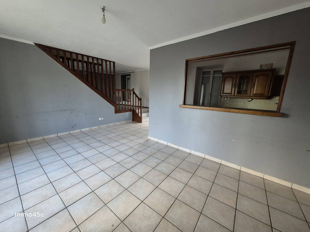 Maison à BEAUMONT-MONTEUX