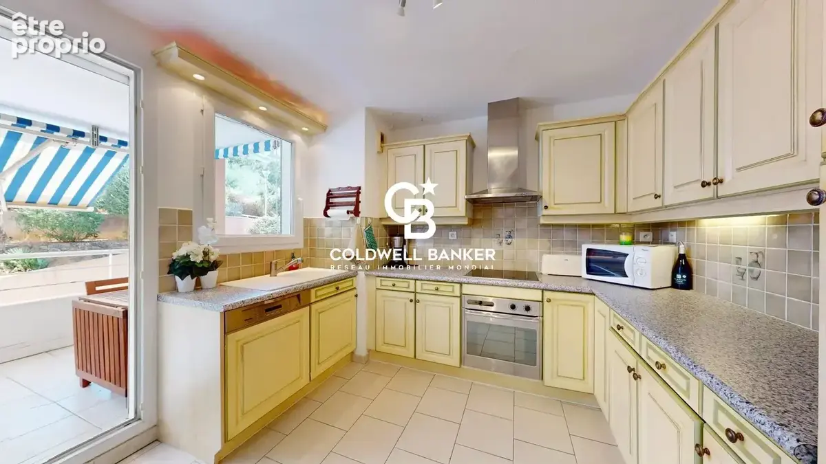 Spacieux appartement avec terrasses et double garage, à deux pas du port et des plages - photo 5