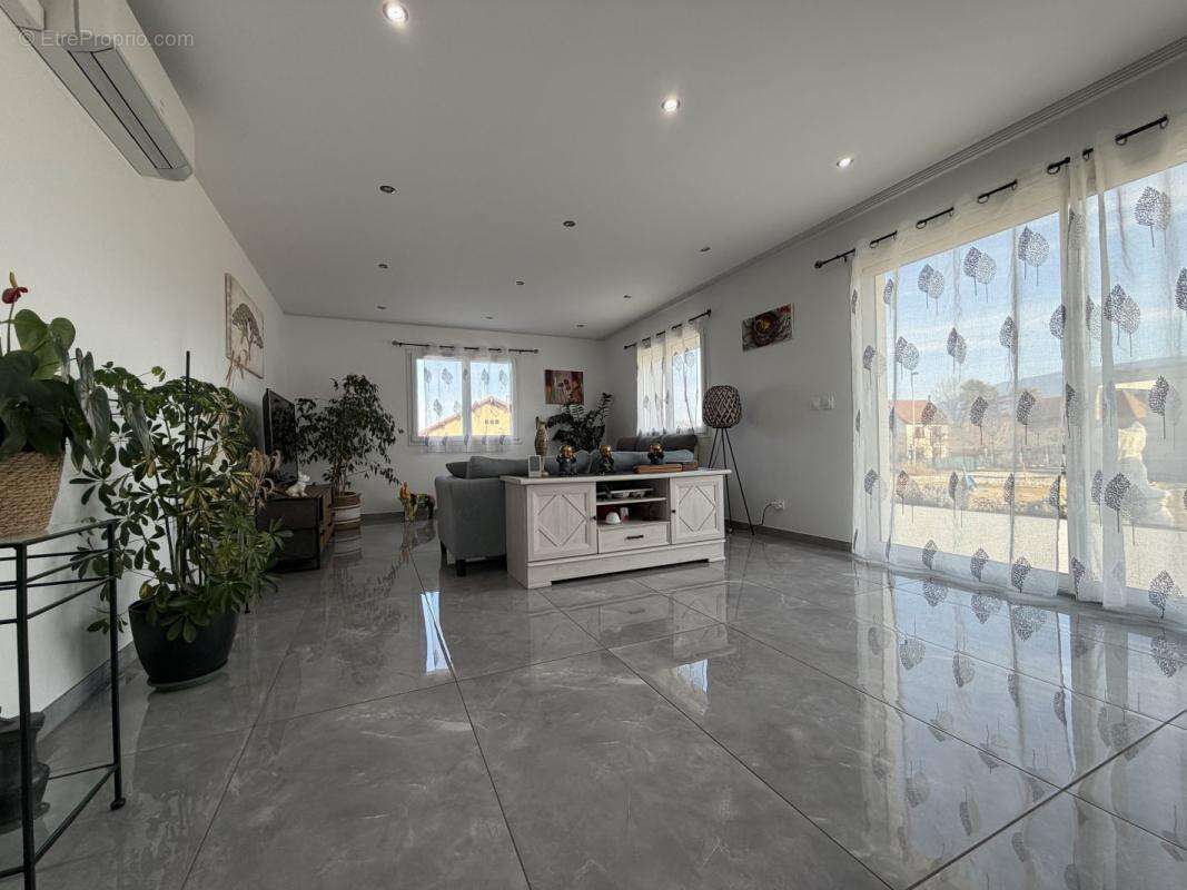 Maison à LE PONT-DE-BEAUVOISIN