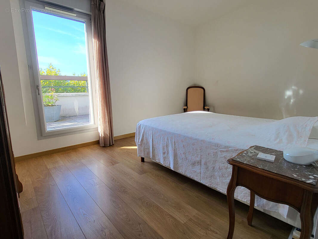 Appartement à LES CLAYES-SOUS-BOIS