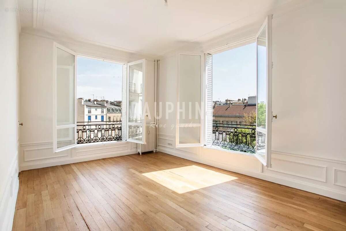Appartement à PARIS-14E
