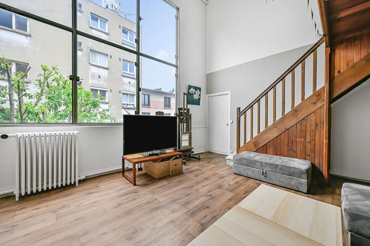 Appartement à PARIS-14E