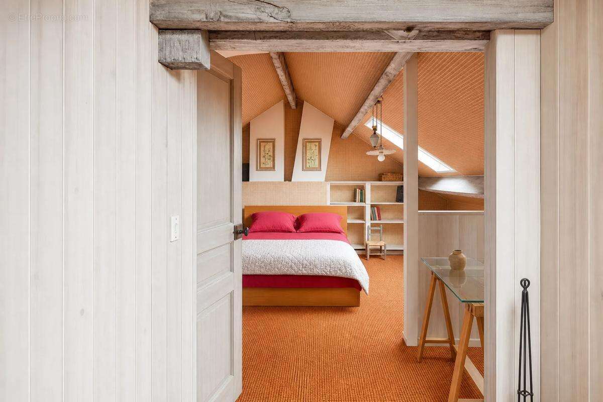 Charmante maison en meulière de 6 pièces avec jardin arboré - photo 16