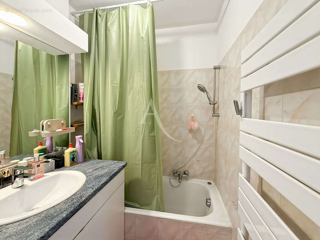 Appartement Le Cannet 1 pièce 27.41 m2 terrasse ouest cave commerces - photo 11