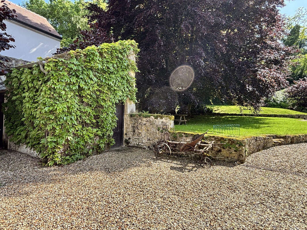 Maison 235 m² à Grisy-Les-Platres  - photo 7