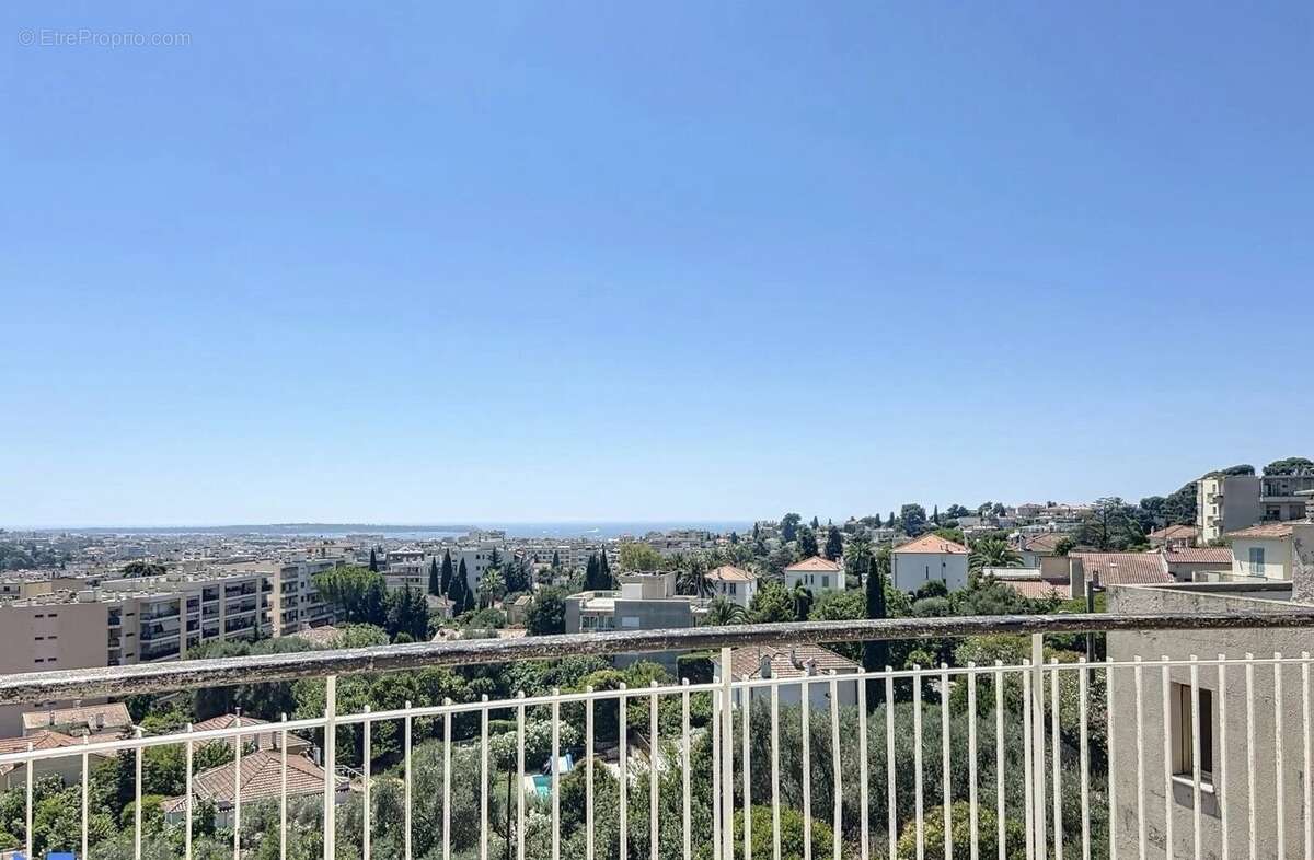 Appartement à LE CANNET