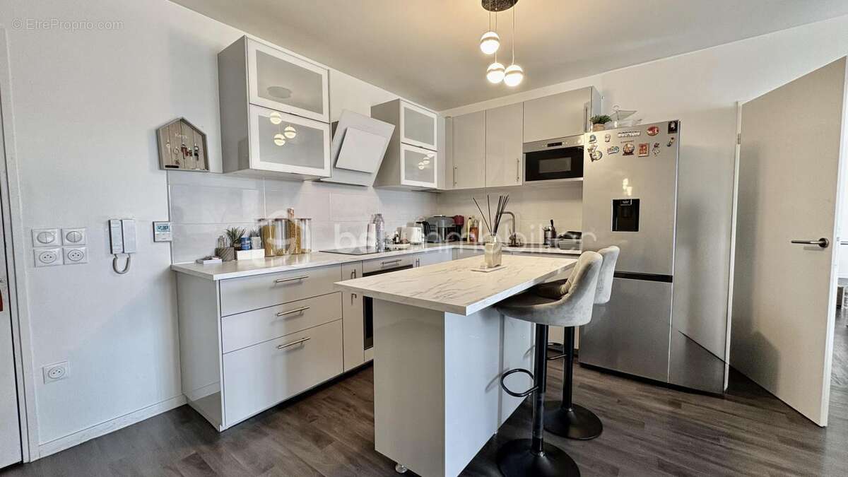 Appartement à LES PAVILLONS-SOUS-BOIS