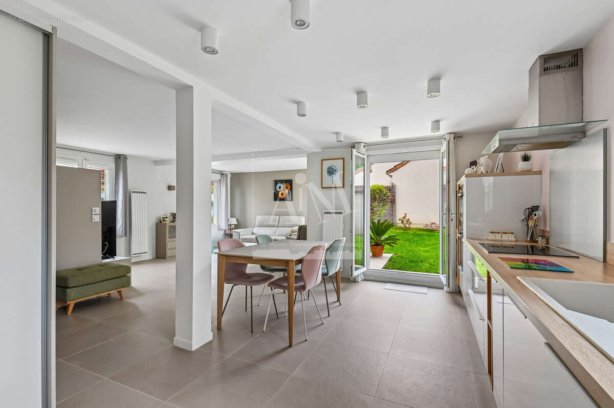 Maison à NANTERRE