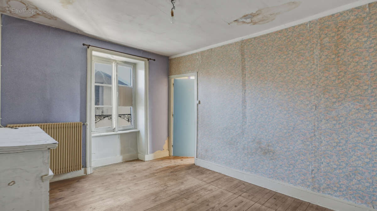 Appartement 286 m² à vendre à Vic-Le-Comte (63270) - photo 6