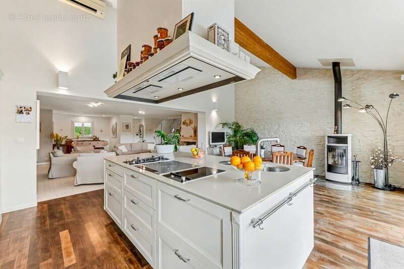 Maison à BRUGUIERES