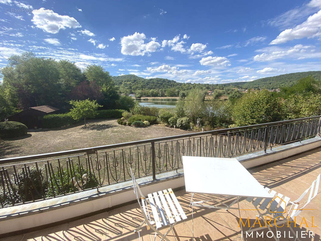 Maison à JOUY-AUX-ARCHES