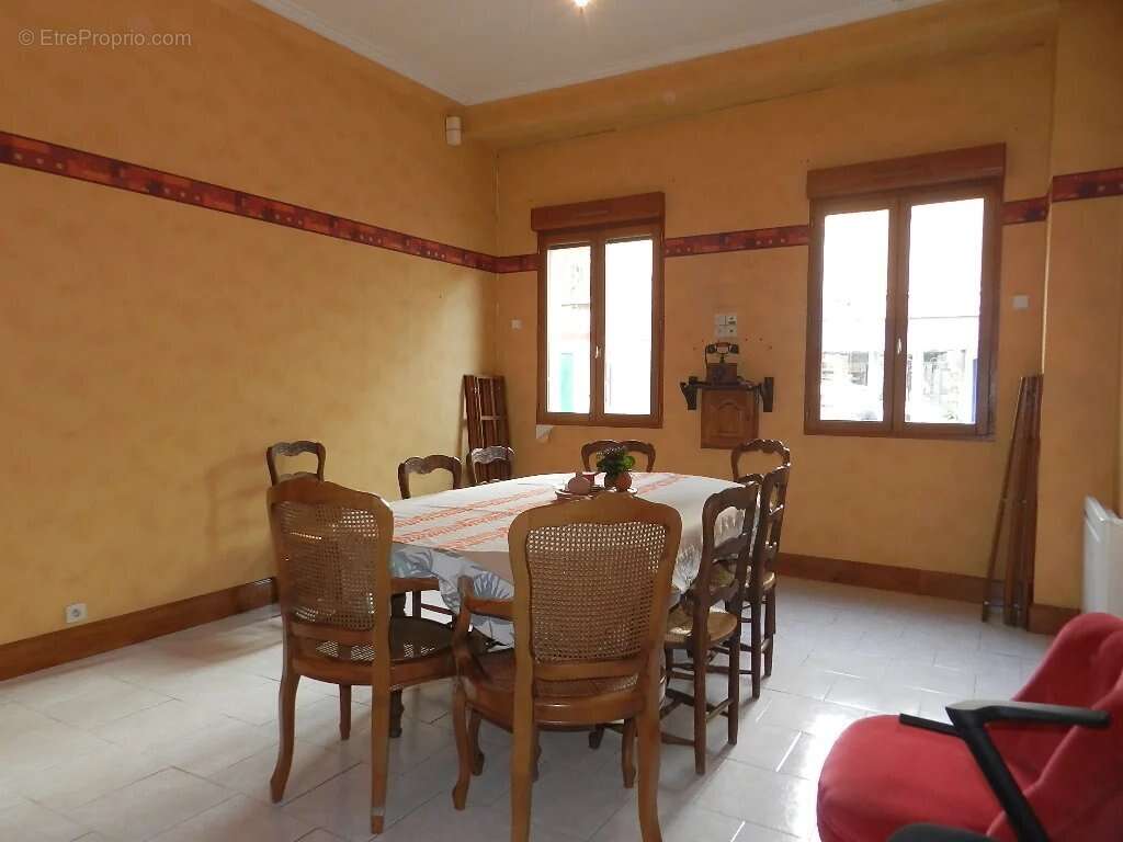 Maison à SAINT-PIERRE-SUR-DIVES