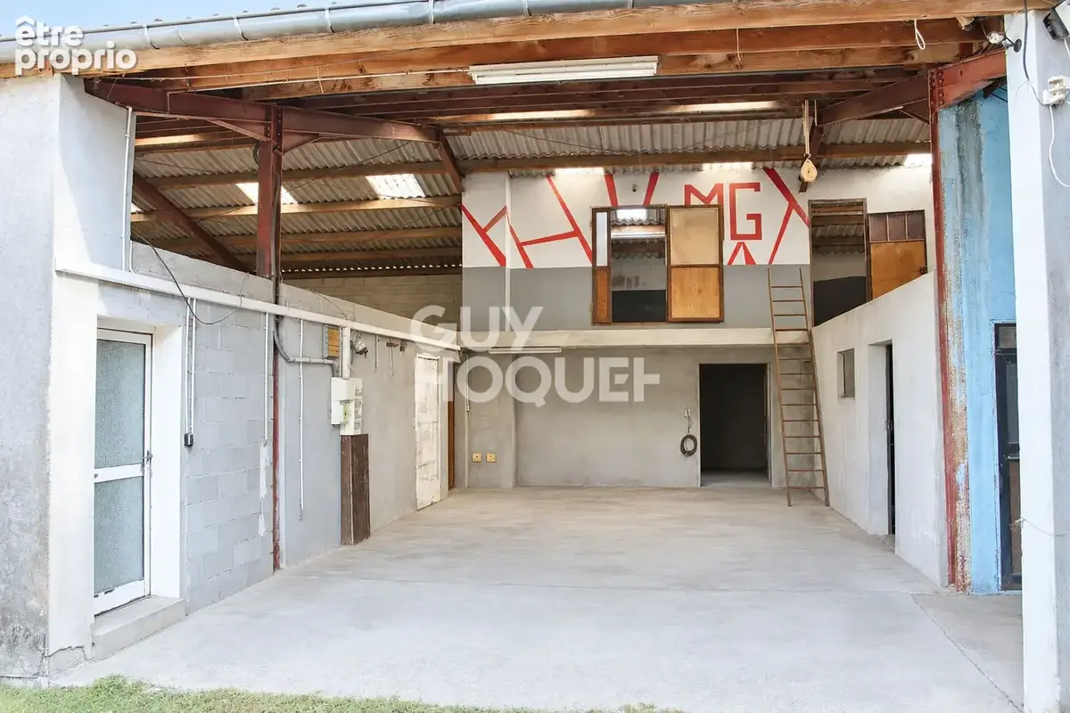 Ensemble immobilier avec habitation, hangars et terrain de 26,13 ares - photo 12