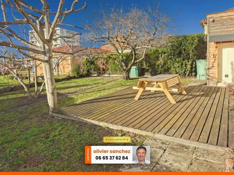 COURNON (63) - 7 pièces - DPE D - 162m² -  Vue dégagée sur la chaîne des Puys - photo 2