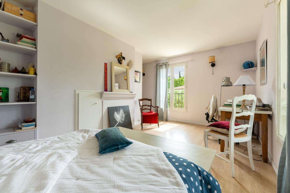 Maison T5  Piscine / Garage / proximité toutes commodités - photo 11