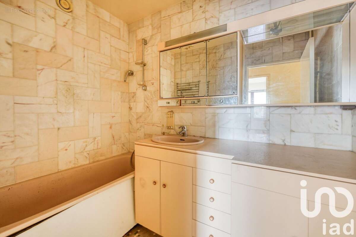 Photo 9 - Appartement à PARIS-18E