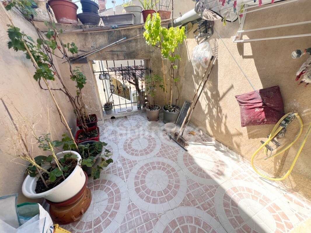 Maison à vendre à Reillanne (04110) – 152 m² – 4 chambres – Terrasse, balcon et charme provençal - photo 9