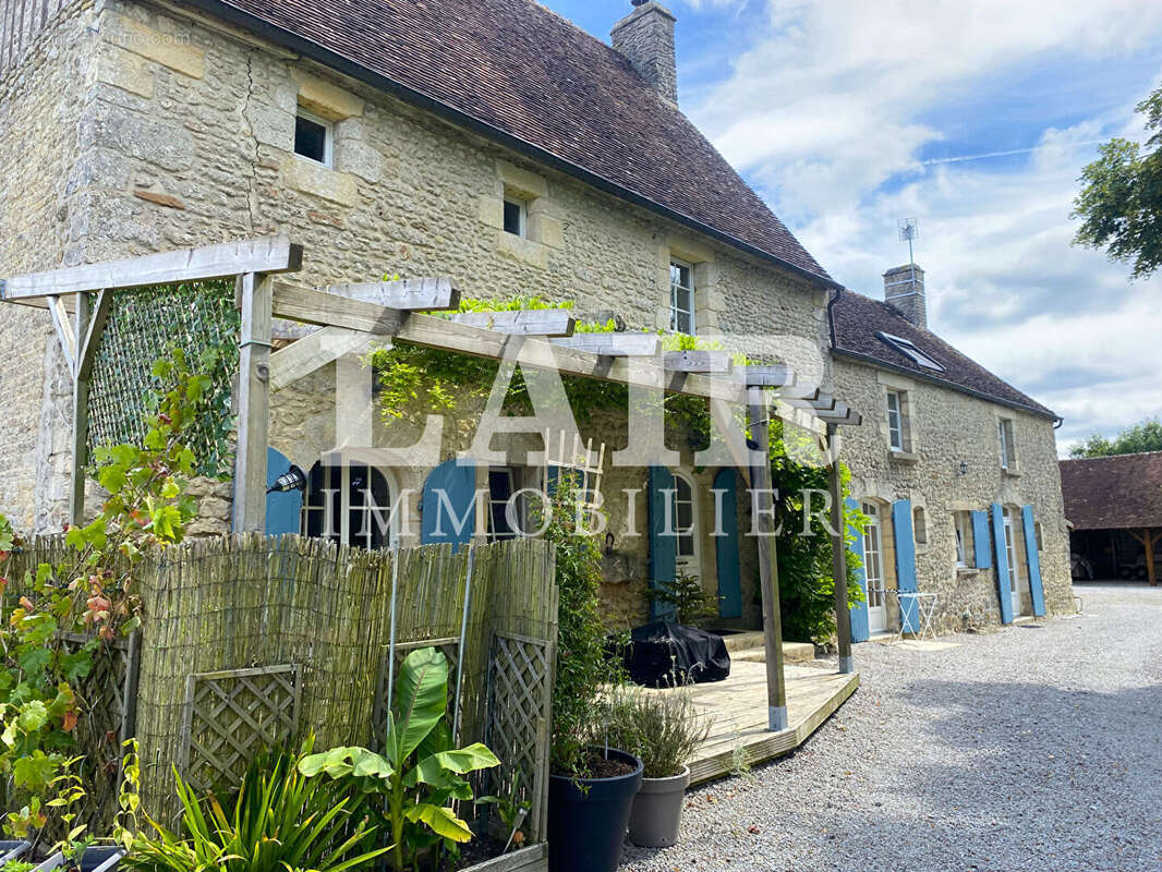 Maison à LE PIN-AU-HARAS