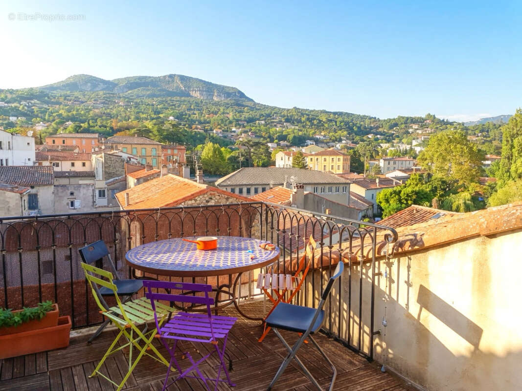 Appartement d'exception de 93m2 avec Terrasse et Cave - photo 4