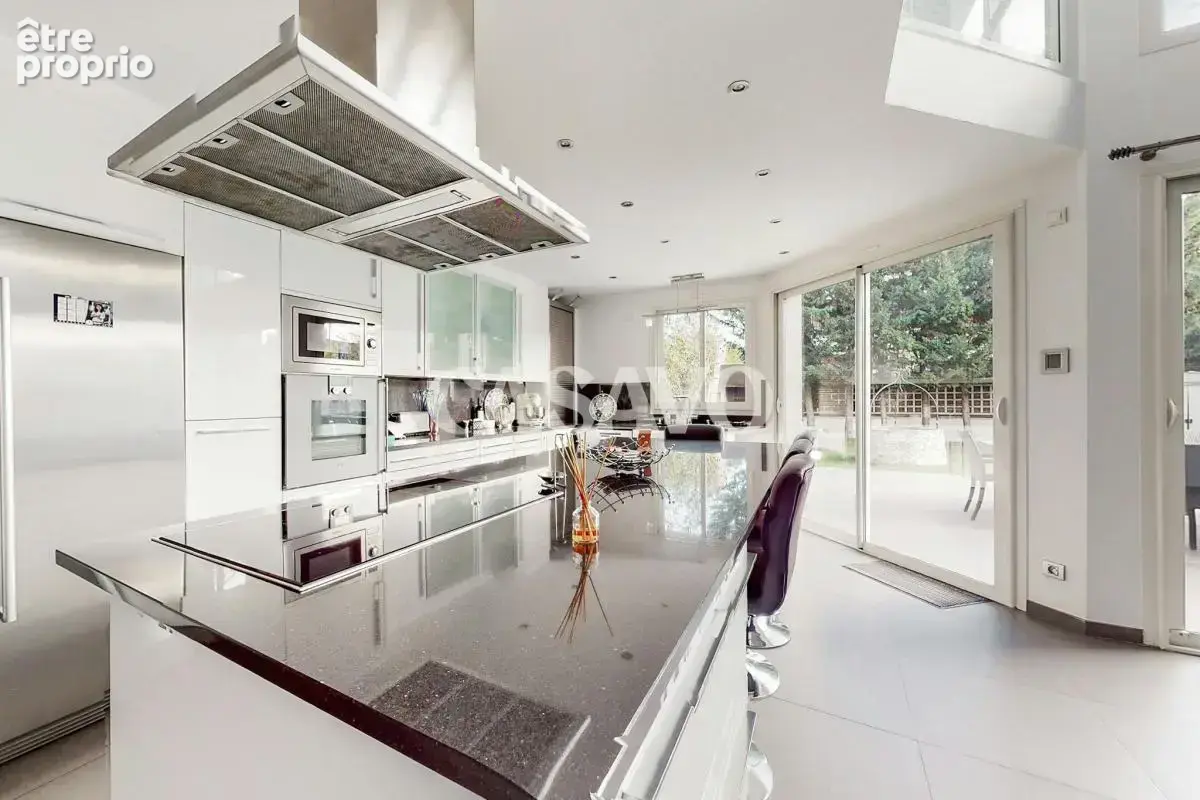 Vente Villa 8 pièces de 300m² - 94700 Maisons-Alfort - photo 3