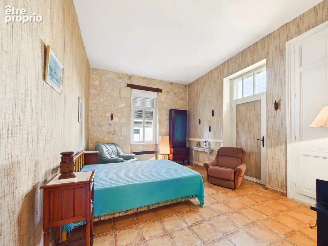 Maison de caractère avec six chambres, idéale pour une famille ou maison secondaire - photo 4