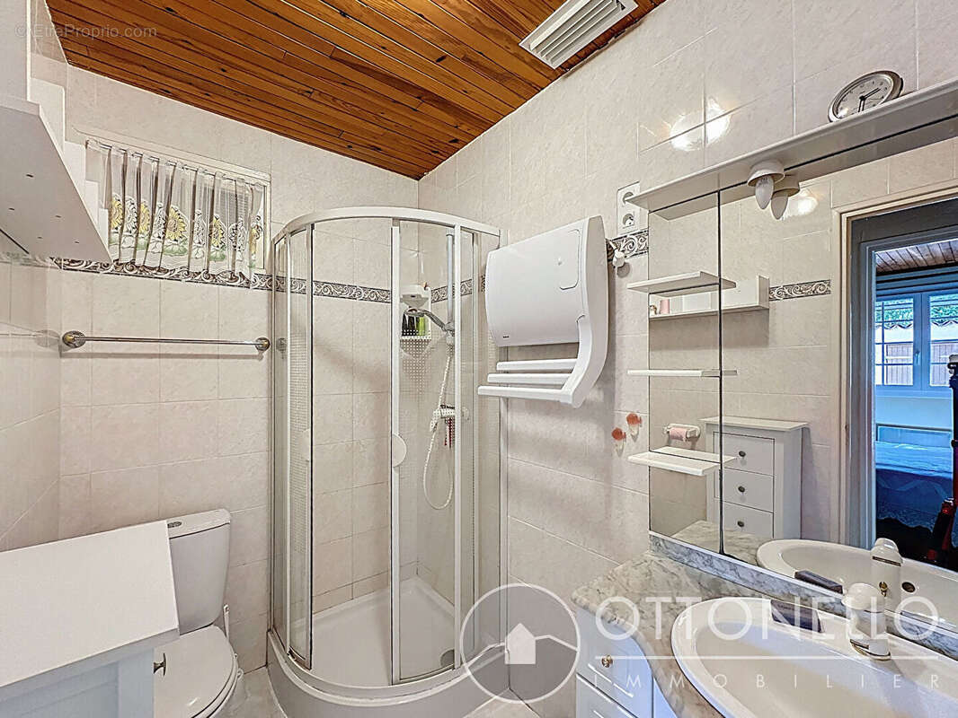 Maison à ROQUEBRUNE-SUR-ARGENS