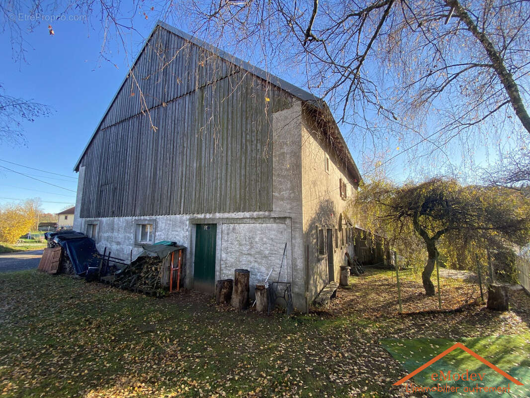Maison à ENTRE-DEUX-EAUX