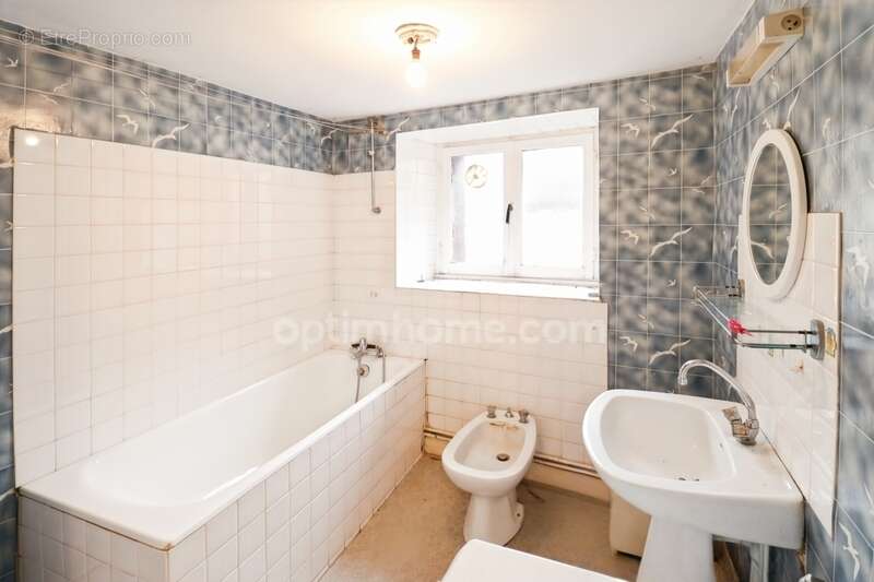 Maison à MAGNAC-LAVAL