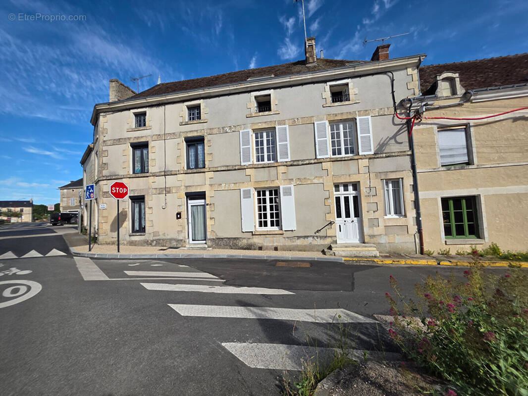Maison à LA PUYE