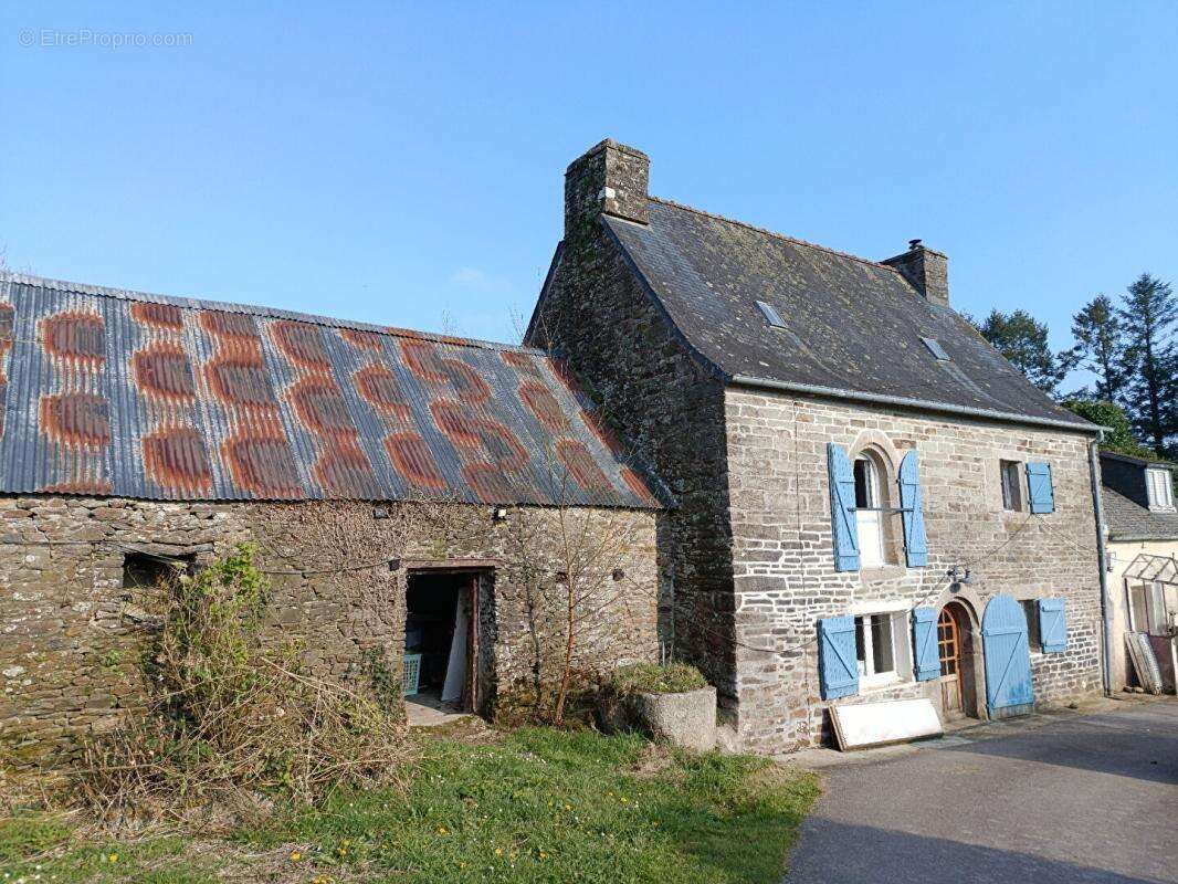 Maison à POULLAOUEN