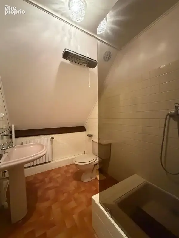 Le Golf / Côte Chaude - MAISON Familiale de 223m2, 6790m2 de terrain - photo 11