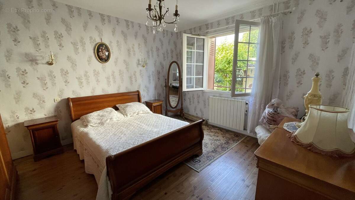 Chambre 1 - Maison à AUBIGNE-RACAN