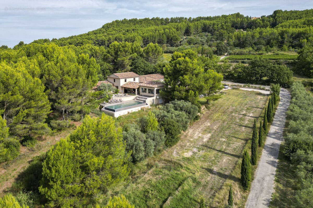 Domaine viticole & Villa contemporaine - Art de vivre en Provence - photo 9