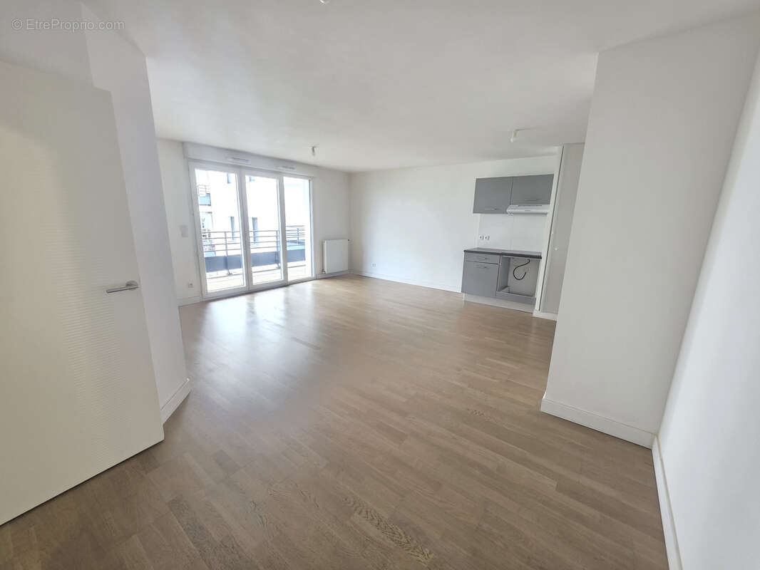 Talence forum t3 terrasse parking s.sol - photo 2