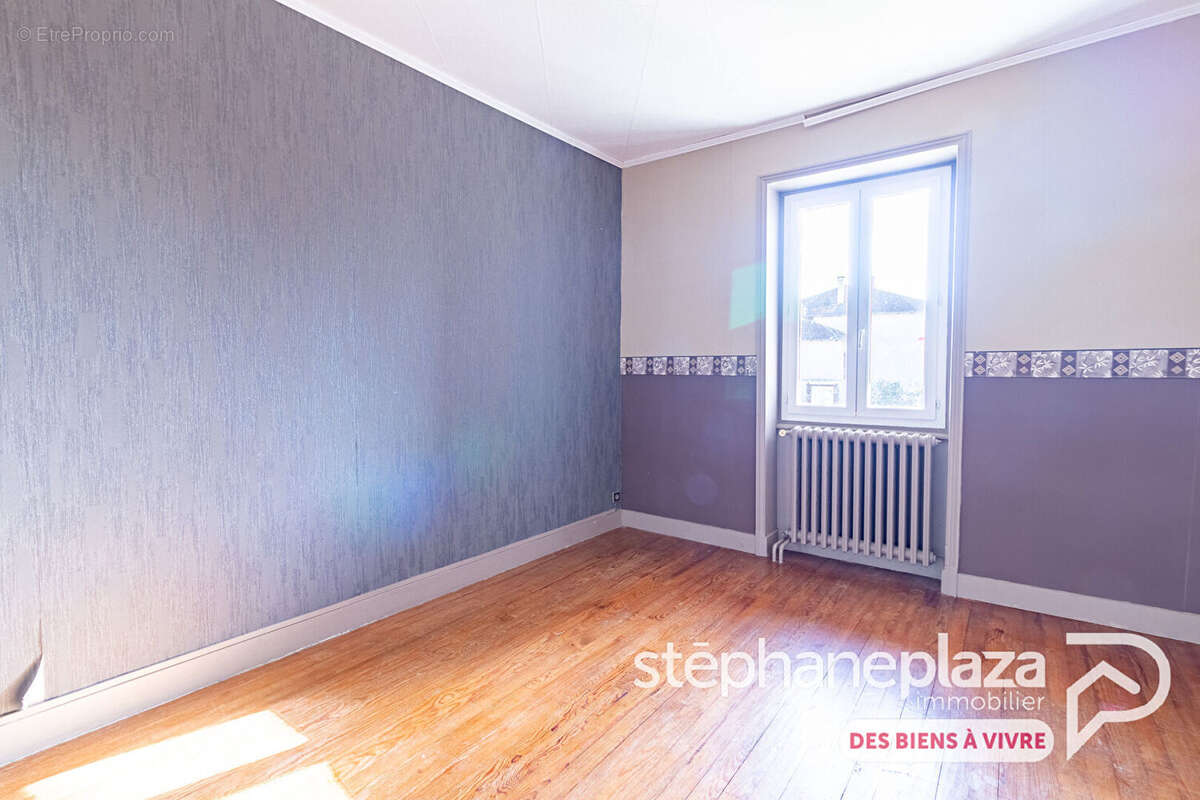 Maison à SAINT-JULIEN-SUR-VEYLE