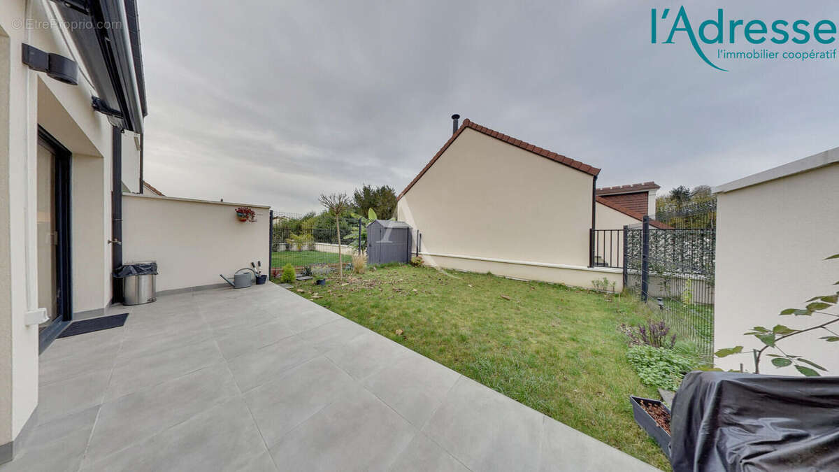 Maison à CHAMPS-SUR-MARNE