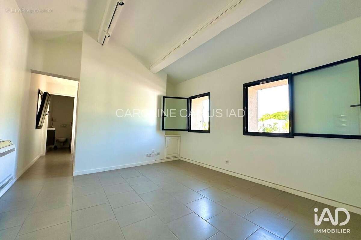 Photo 9 - Commerce à SANARY-SUR-MER