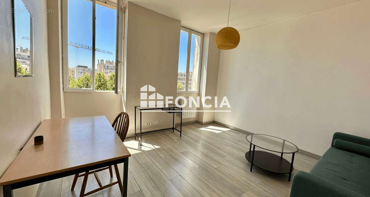 Secteur Saint-Lazare - T2  très bon état - Parfait investisseur 10% - photo 2