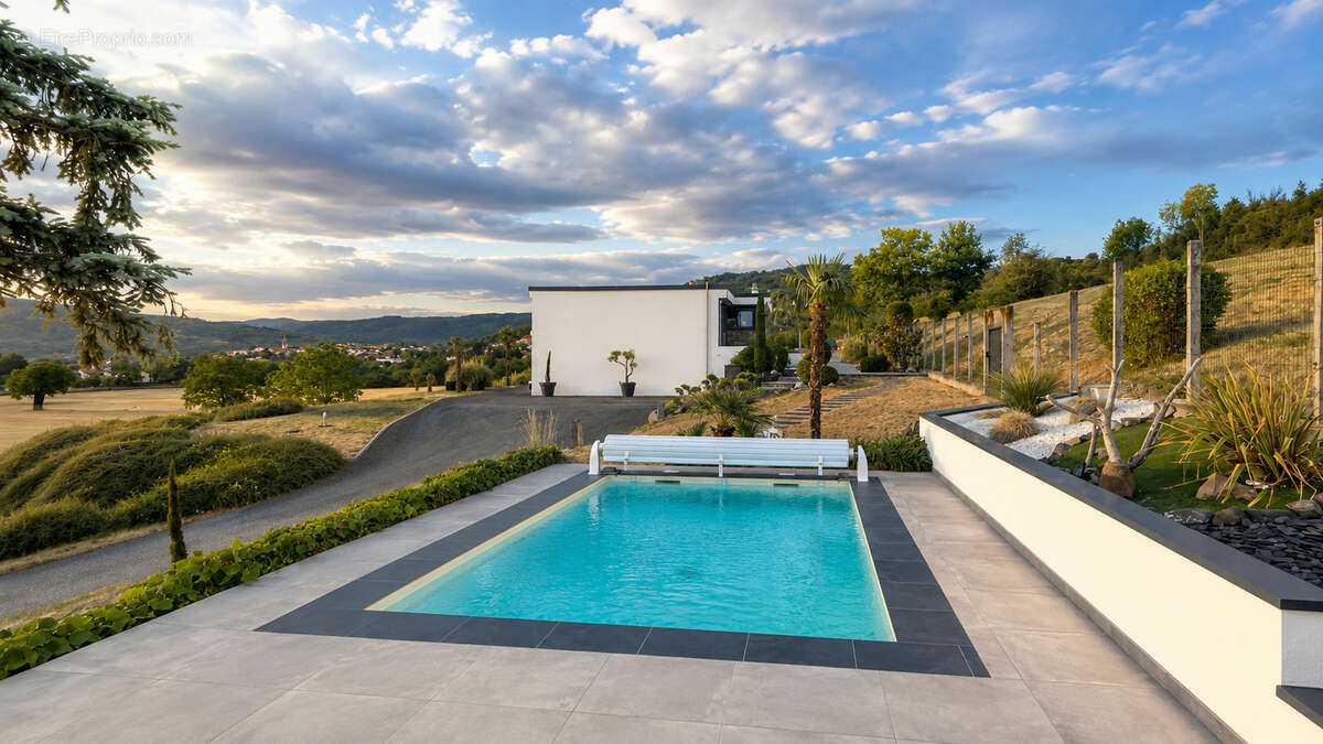 Villa d'architecte rénovée - Vue panoramique et calme absolu - photo 2