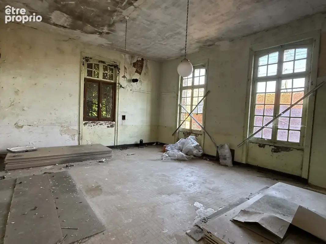 Une propriété comprenant une maison de Maître à rénover d'environ 300m2 + caves en sous-sol et grenier au dess - photo 16