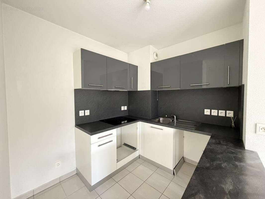 Appartement à CARROS