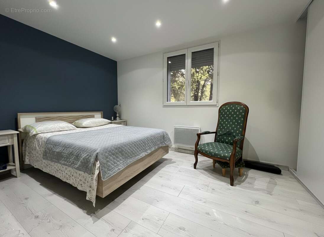 Chambre RDC - Maison à GAREOULT
