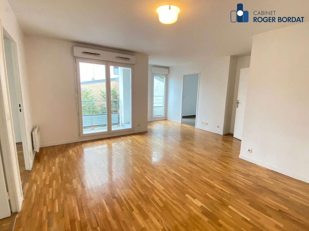 Appartement 59 m² à Saint-Ouen  - photo 2